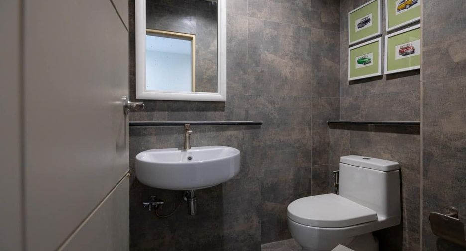 For sale 3 bedrooms townhouse in Mueang Nonthaburi, Nonthaburi