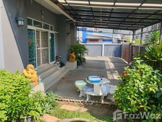 Casa en venta de 5 habitaciones en Krathum Baen, Samut Sakhon