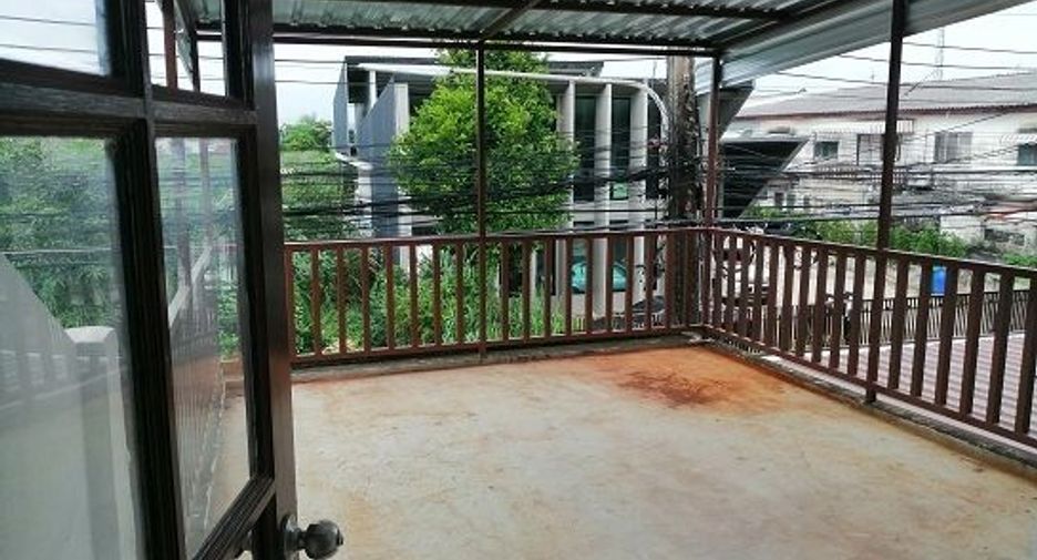 For sale 2 bedrooms townhouse in Khlong Luang, Pathum Thani