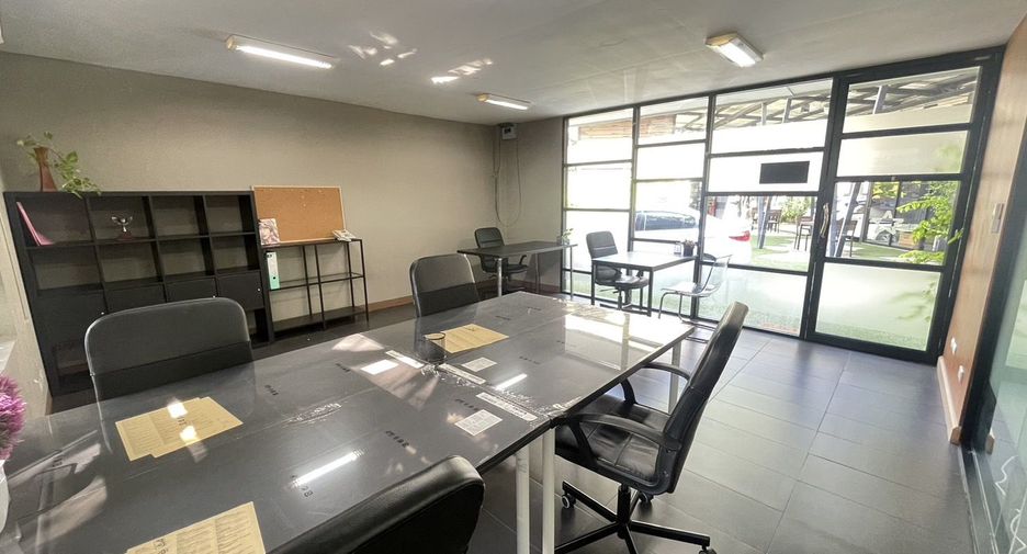À louer bureau à Mueang Chiang Mai, Chiang Mai