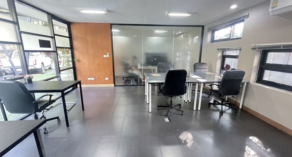 À louer bureau à Mueang Chiang Mai, Chiang Mai