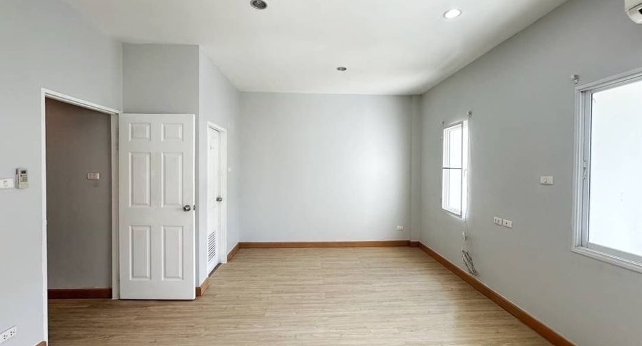 For sale 2 bedrooms townhouse in Mueang Nonthaburi, Nonthaburi
