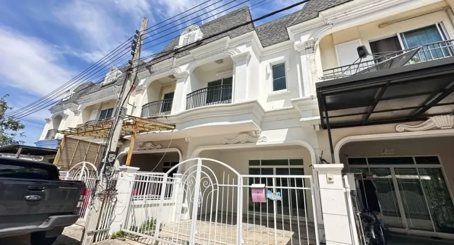 For sale 2 bedrooms townhouse in Mueang Nonthaburi, Nonthaburi