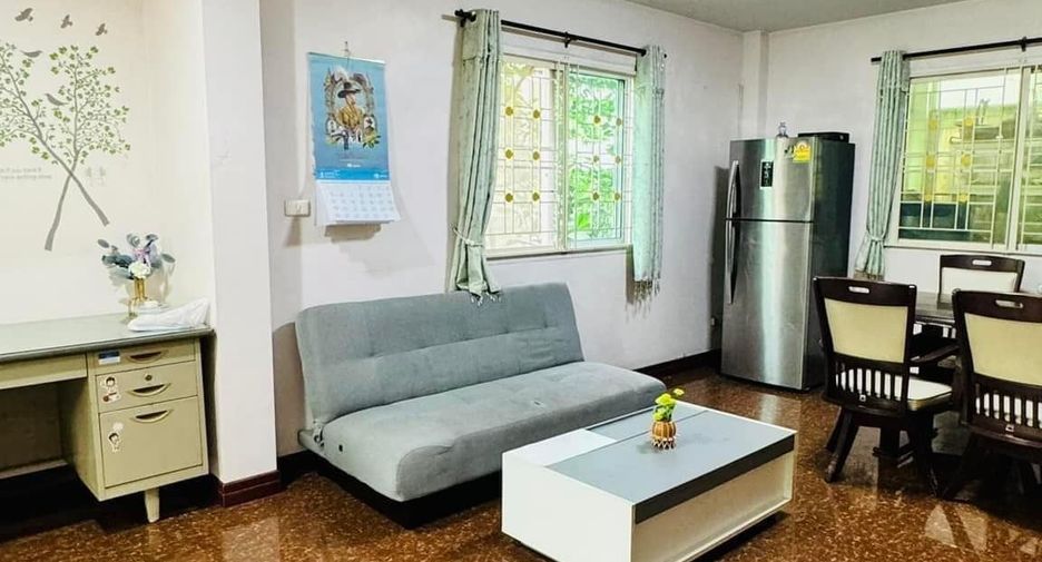 Casa en venta y en alquiler de 4 habitaciones en Sai Noi, Nonthaburi