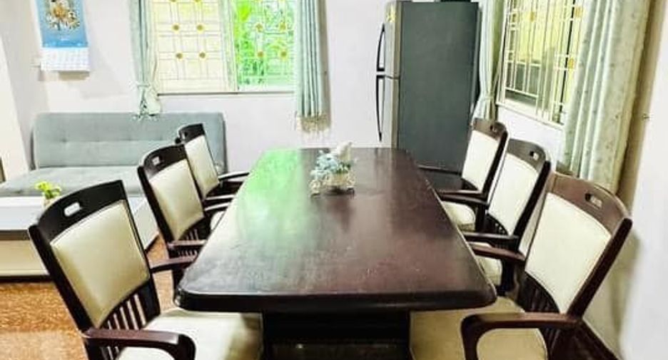 Casa en venta y en alquiler de 4 habitaciones en Sai Noi, Nonthaburi