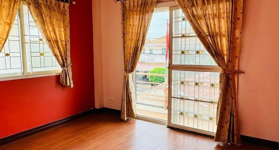 Casa en venta y en alquiler de 4 habitaciones en Sai Noi, Nonthaburi