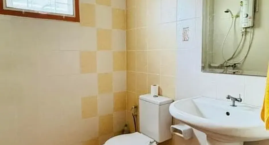 Casa en venta y en alquiler de 4 habitaciones en Sai Noi, Nonthaburi