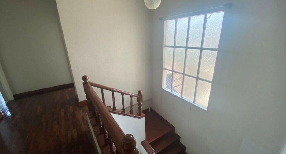 For sale 3 bedrooms house in Mueang Pathum Thani, Pathum Thani