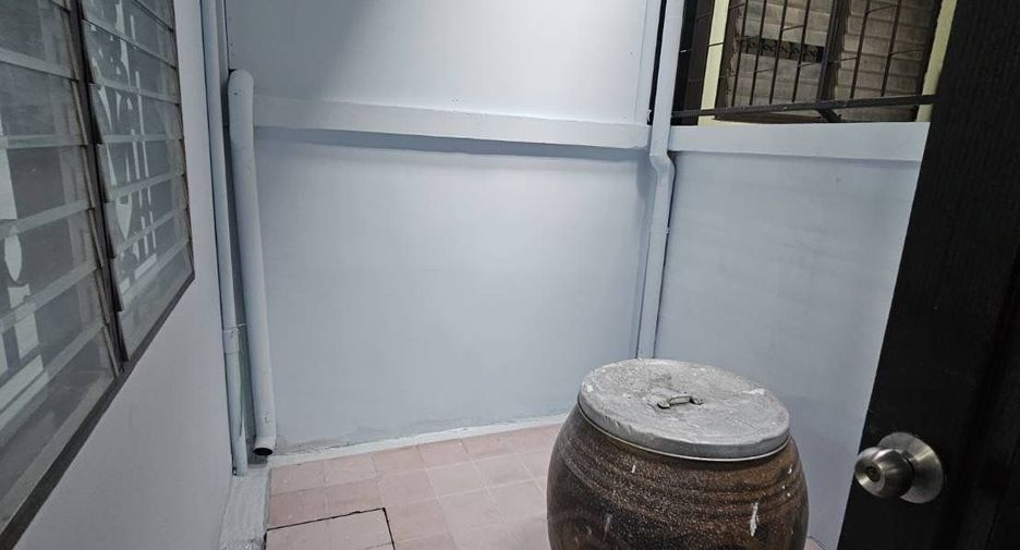 出售 和 出租 3 卧室 联排别墅 在 Thanyaburi, Pathum Thani
