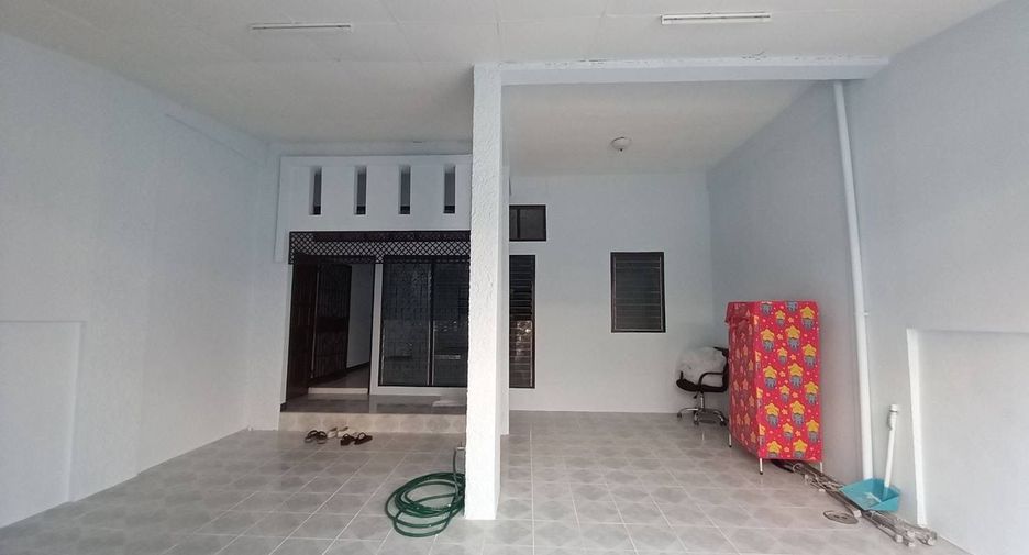 出售 和 出租 3 卧室 联排别墅 在 Thanyaburi, Pathum Thani