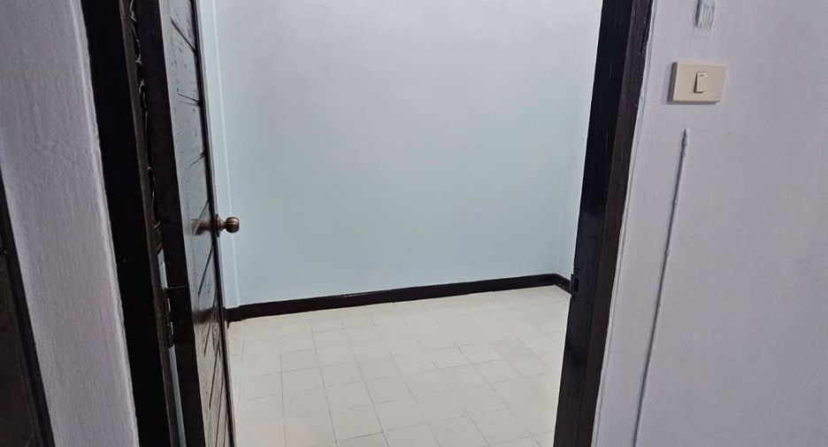 出售 和 出租 3 卧室 联排别墅 在 Thanyaburi, Pathum Thani