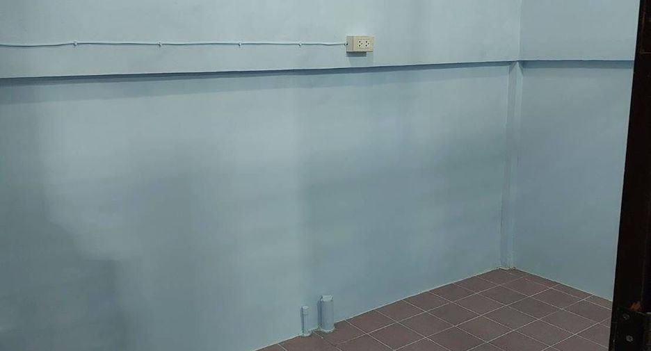 出售 和 出租 3 卧室 联排别墅 在 Thanyaburi, Pathum Thani