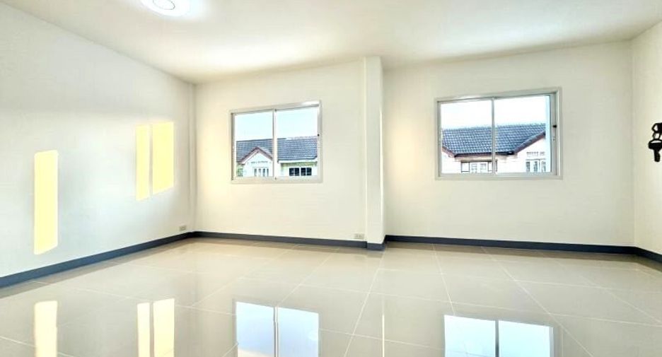 For sale 3 bedrooms townhouse in Bang Bua Thong, Nonthaburi