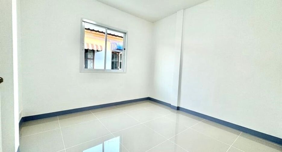 For sale 3 bedrooms townhouse in Bang Bua Thong, Nonthaburi