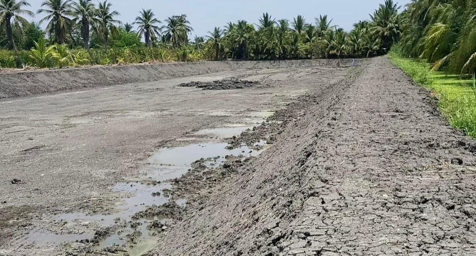 À vendre terrain à Ban Phaeo, Samut Sakhon