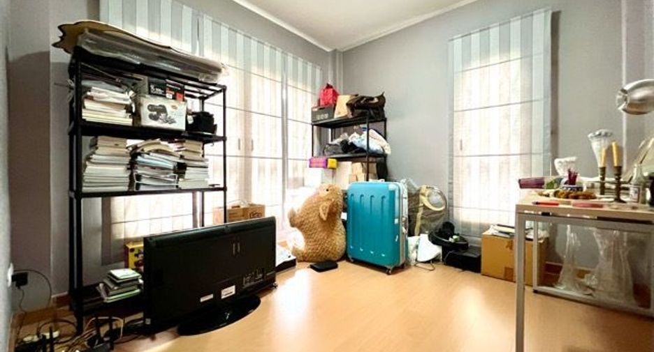 For sale 4 bedrooms house in Mueang Nonthaburi, Nonthaburi