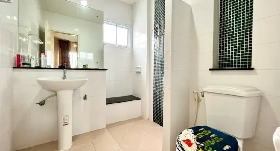 For sale 4 bedrooms house in Mueang Nonthaburi, Nonthaburi