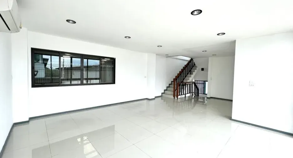 À vendre studio maison à Lam Luk Ka, Pathum Thani