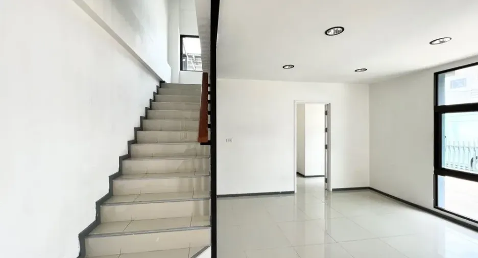 À vendre studio maison à Lam Luk Ka, Pathum Thani