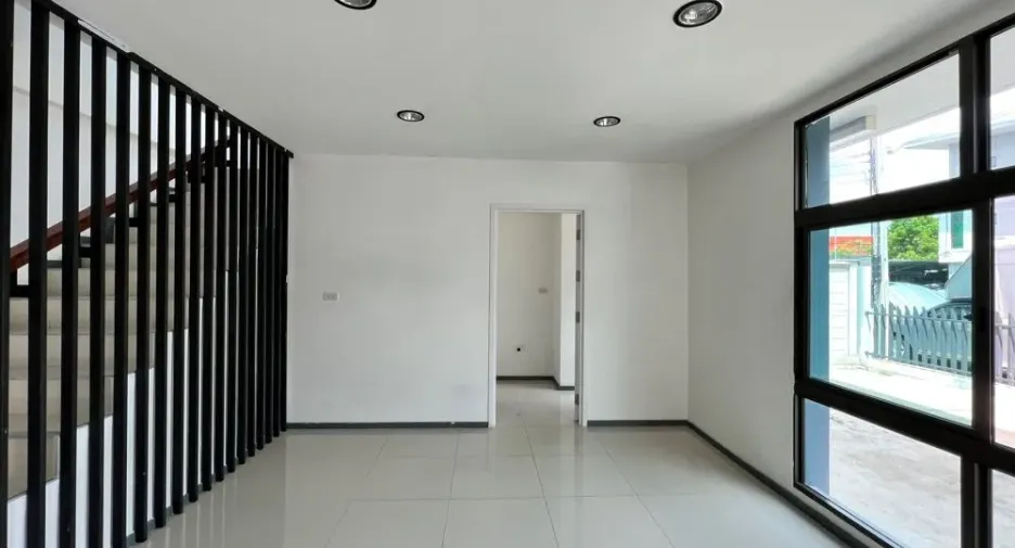 À vendre studio maison à Lam Luk Ka, Pathum Thani