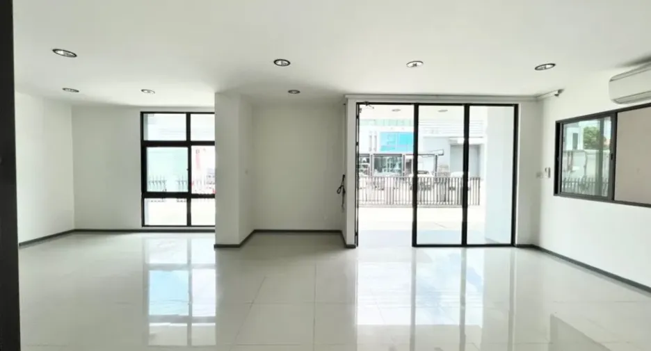 À vendre studio maison à Lam Luk Ka, Pathum Thani