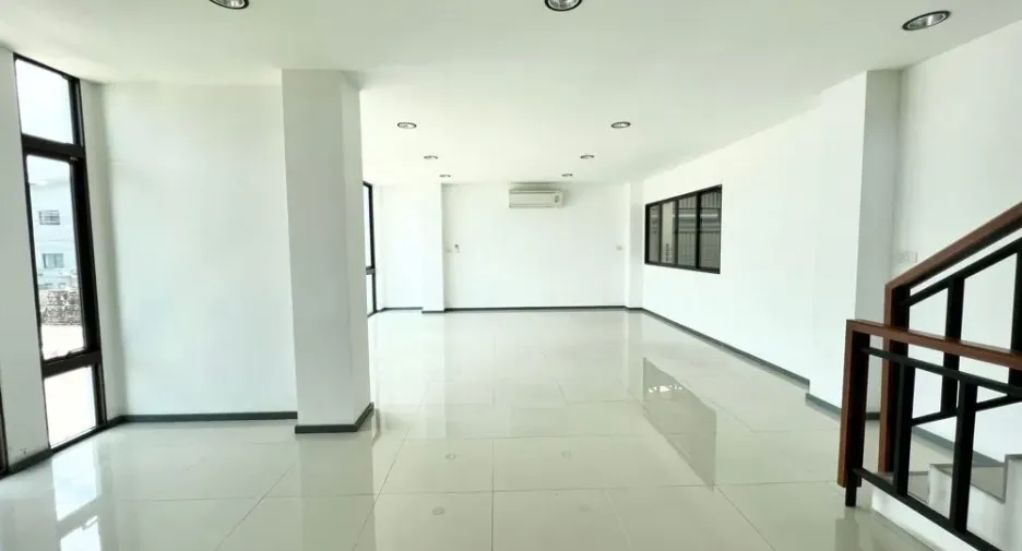 À vendre studio maison à Lam Luk Ka, Pathum Thani