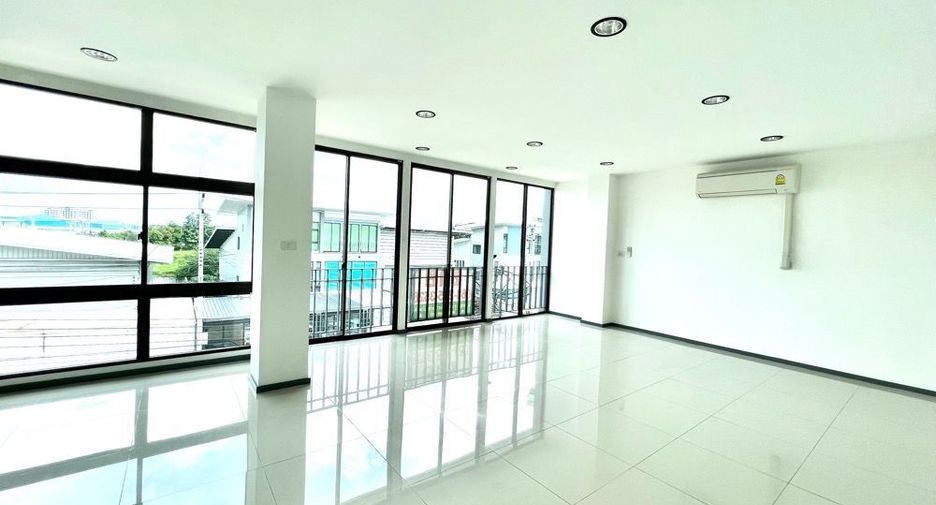 À vendre studio maison à Lam Luk Ka, Pathum Thani