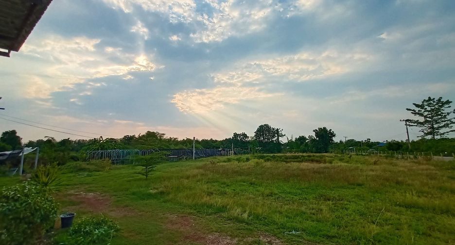 Grundstück zum Kauf in Mae Tha, Lampang