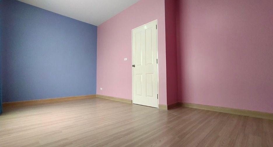 Reihenhaus zum Kauf mit 3 Zimmer in Bang Bua Thong, Nonthaburi
