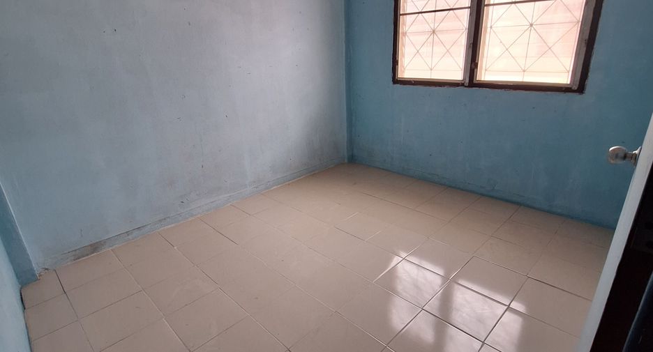 Casa adosada en venta de 3 habitaciones en Sam Phran, Nakhon Pathom