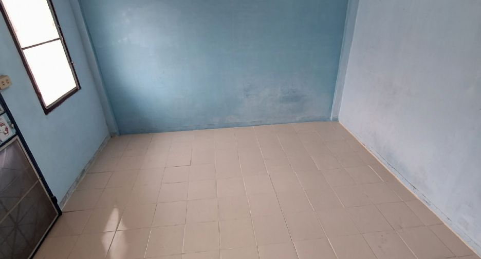 Casa adosada en venta de 3 habitaciones en Sam Phran, Nakhon Pathom