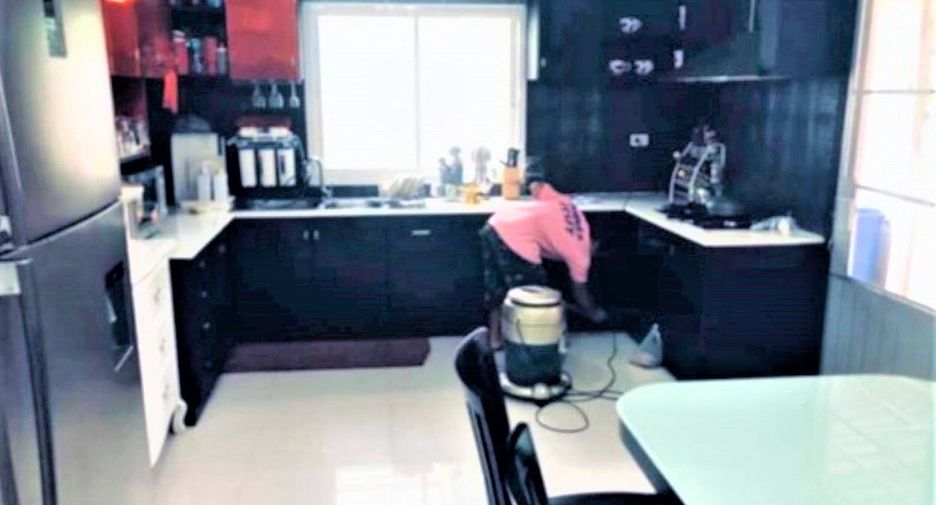 For sale 3 bedrooms house in Mueang Nakhon Ratchasima, Nakhon Ratchasima