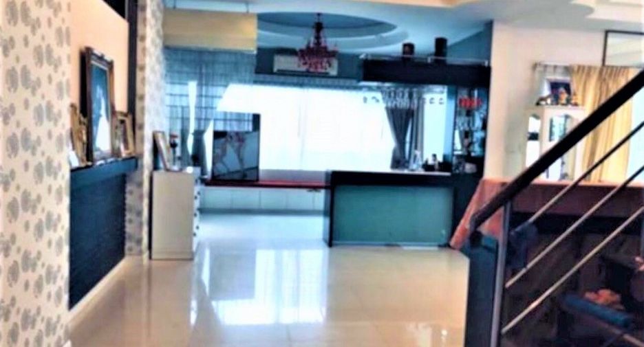 For sale 3 bedrooms house in Mueang Nakhon Ratchasima, Nakhon Ratchasima