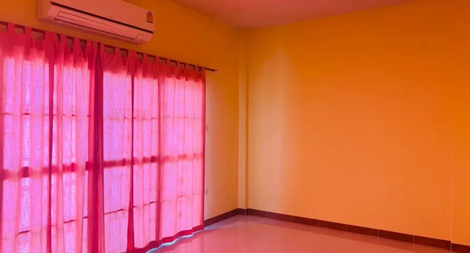 Reihenhaus zum Kauf mit 3 Zimmer in Khlong Luang, Pathum Thani