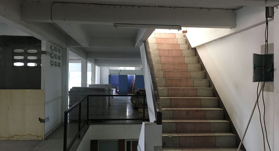 Oficina en alquiler en Khlong Luang, Pathum Thani