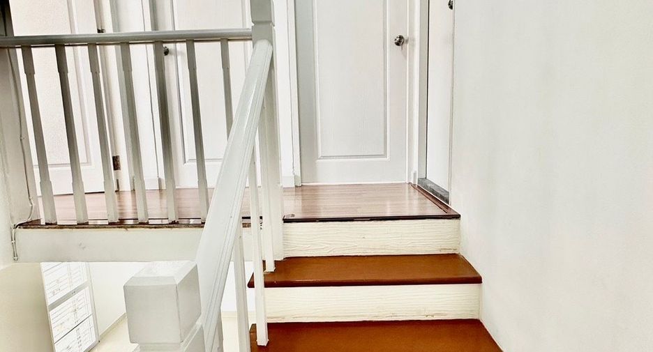 For sale 3 bedrooms townhouse in Khlong Luang, Pathum Thani