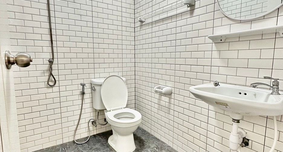 For sale 3 bedrooms townhouse in Khlong Luang, Pathum Thani