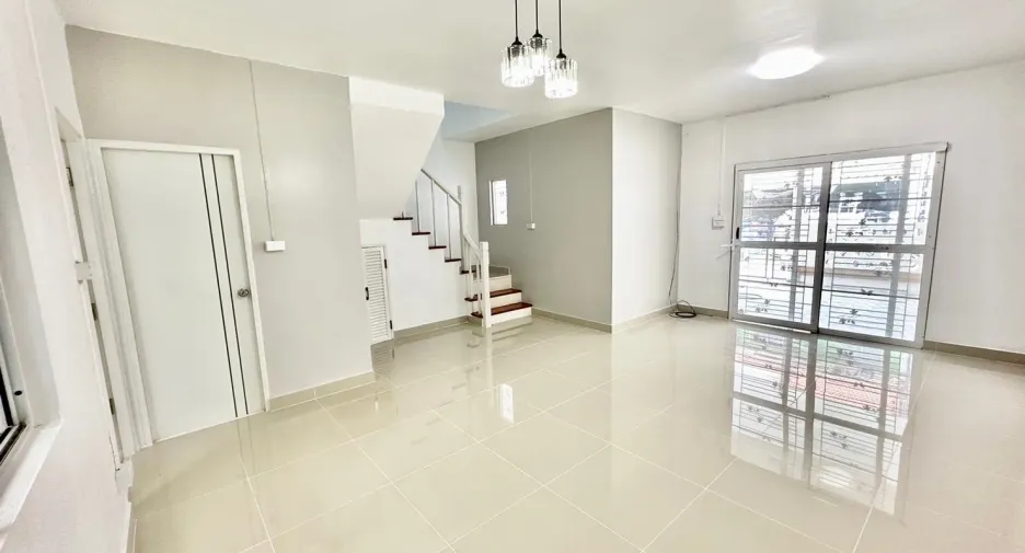 For sale 3 bedrooms townhouse in Khlong Luang, Pathum Thani