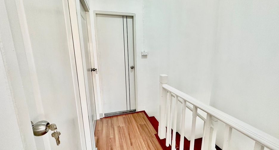For sale 3 bedrooms townhouse in Khlong Luang, Pathum Thani