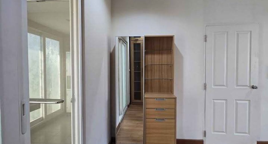 For rent 3 bedrooms house in Pak Kret, Nonthaburi