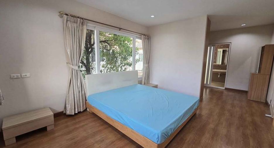 For rent 3 bedrooms house in Pak Kret, Nonthaburi