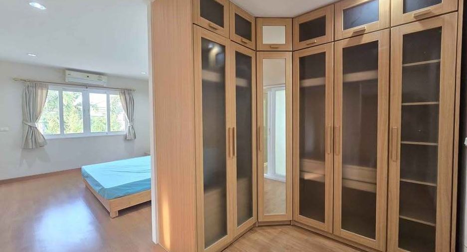 For rent 3 bedrooms house in Pak Kret, Nonthaburi