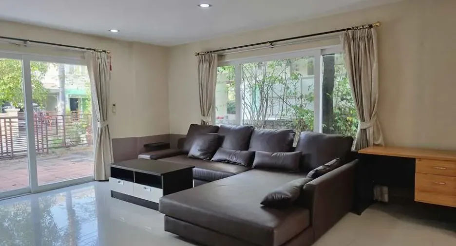 For rent 3 bedrooms house in Pak Kret, Nonthaburi