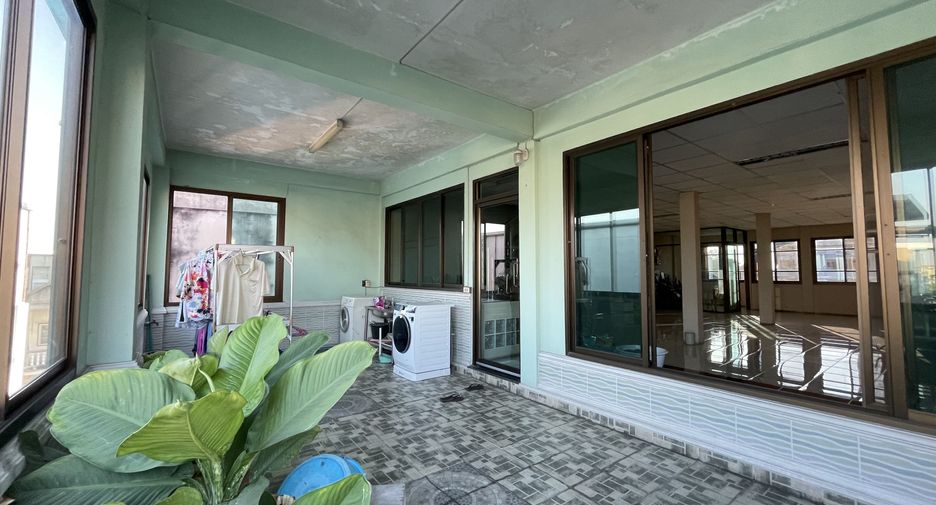 Oficina en venta en Krathum Baen, Samut Sakhon