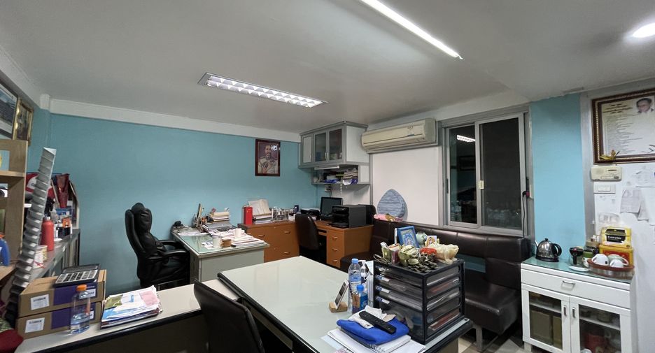 Oficina en venta en Krathum Baen, Samut Sakhon