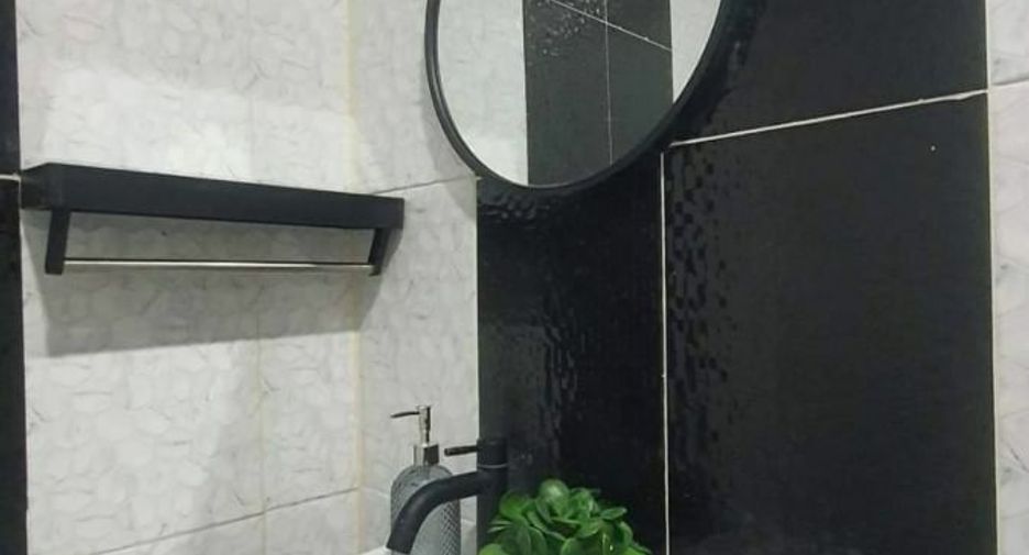 Продажа 2 спальни таунхаус в Sai Noi, Нонтабури