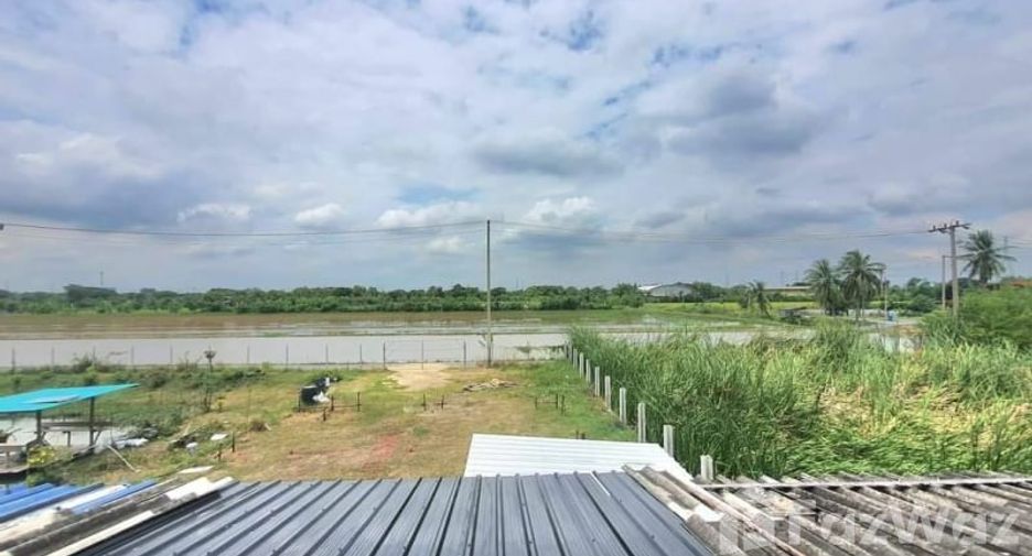Продажа 2 спальни таунхаус в Sai Noi, Нонтабури