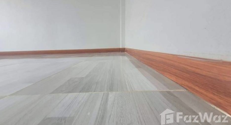 Продажа 2 спальни таунхаус в Sai Noi, Нонтабури
