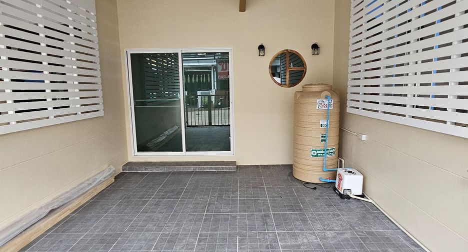 Casa adosada en venta de 2 habitaciones en Khlong Luang, Pathum Thani