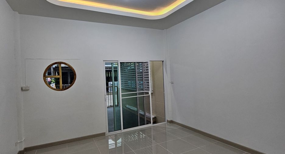 Casa adosada en venta de 2 habitaciones en Khlong Luang, Pathum Thani